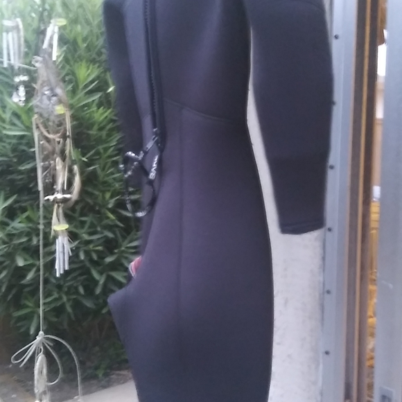 Womans Wetsuit - Picture 3 of 3